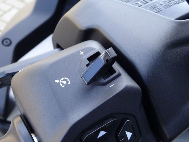 piaggio - mp3-530-hpe-advance-exlusive