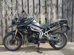 TRIUMPH TIGER 800