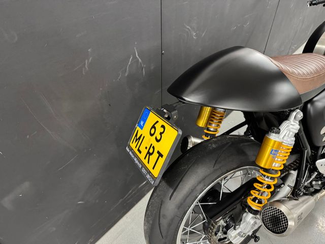 triumph - thruxton-1200-r