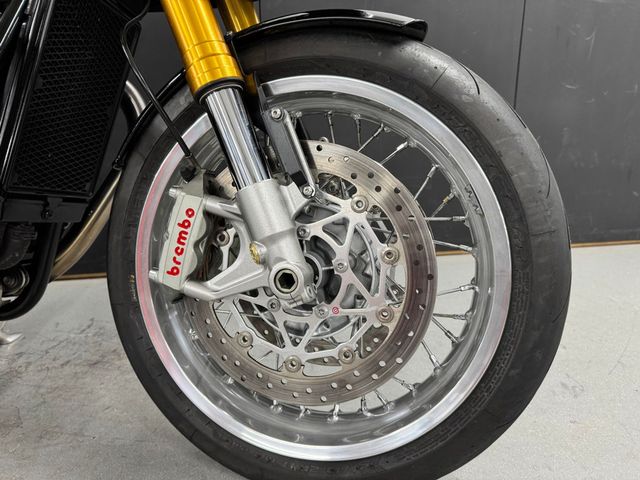 triumph - thruxton-1200-r