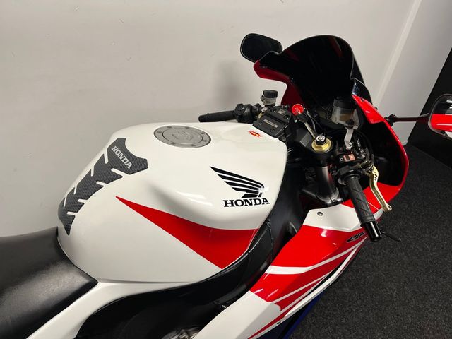 honda - cbr-1000-rr-fireblade