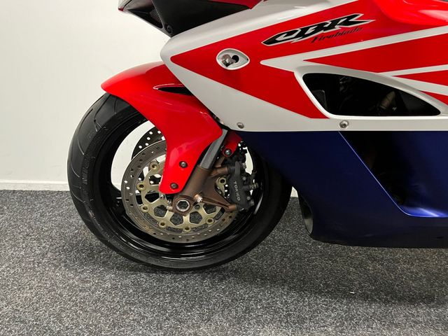 honda - cbr-1000-rr-fireblade
