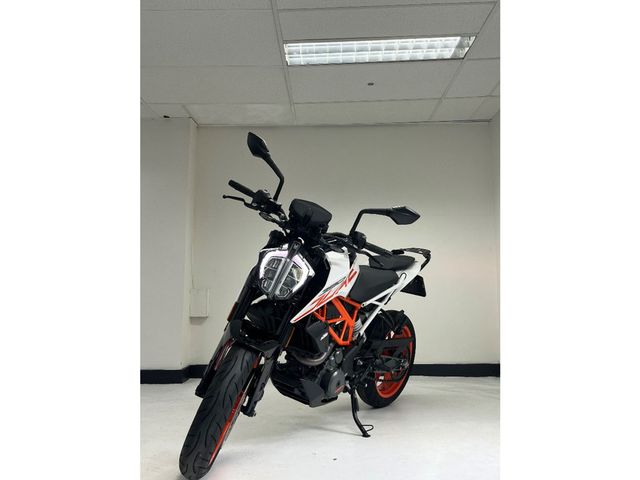ktm - 390-duke
