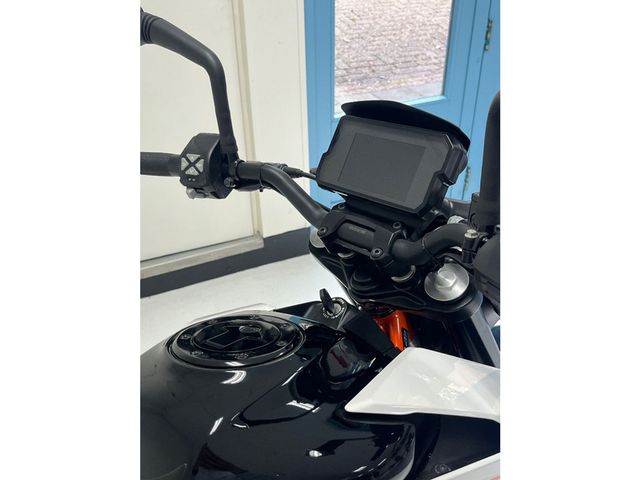 ktm - 390-duke
