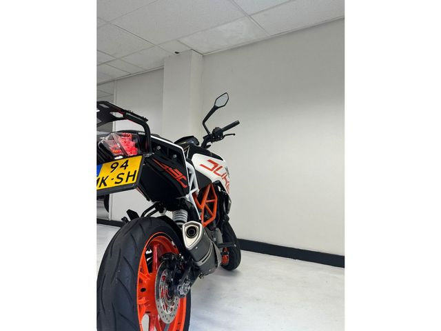ktm - 390-duke