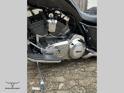 HARLEY-DAVIDSON STREET GLIDE FLHX – foto 4