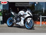 SUZUKI GSX-8R