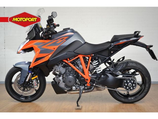 ktm - 1290-super-duke-gt