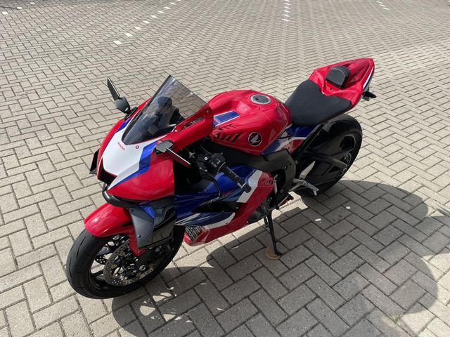 honda - cbr-1000-rr-r-fireblade-st