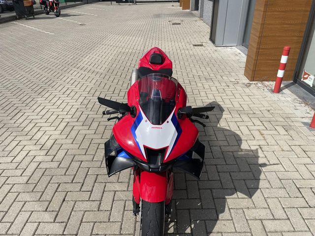 honda - cbr-1000-rr-r-fireblade-st