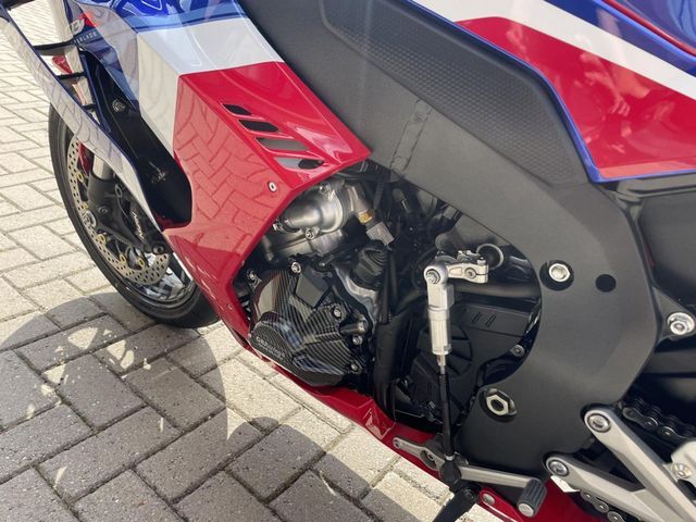 honda - cbr-1000-rr-r-fireblade-st