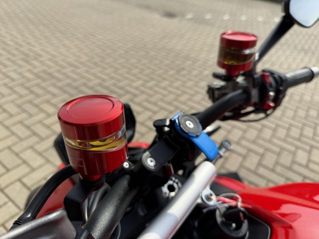 ducati - streetfighter-v2