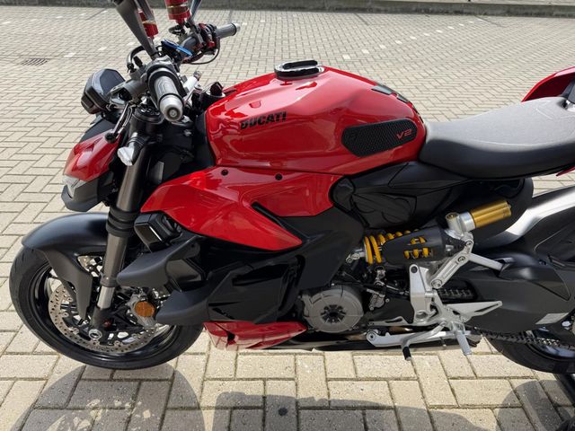 ducati - streetfighter-v2