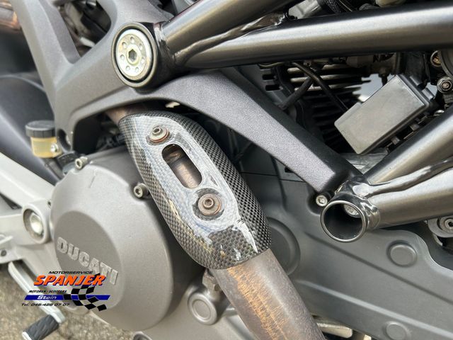 ducati - monster-696