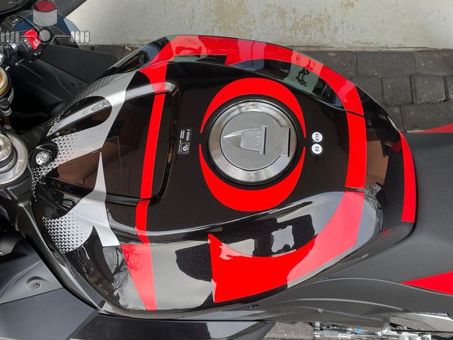 aprilia - rsv-4-1100-factory