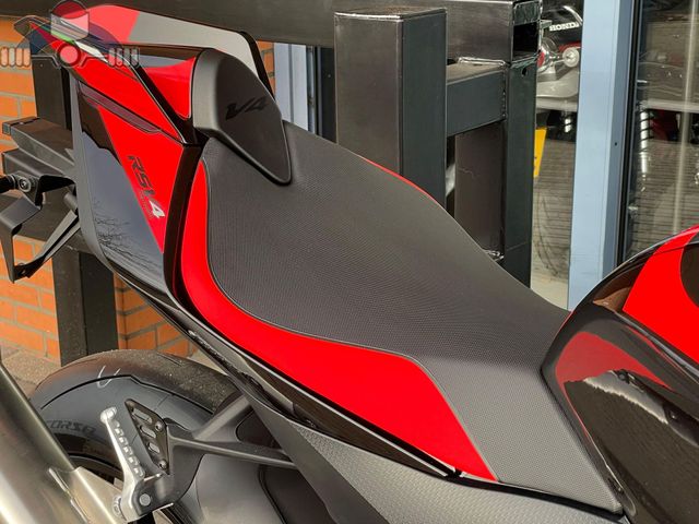 aprilia - rsv-4-1100-factory