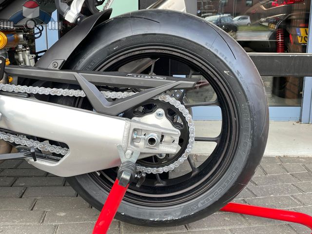 aprilia - rsv-4-1100-factory