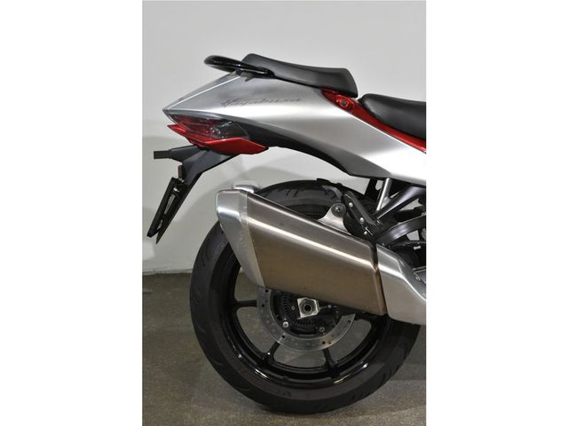 suzuki - gsx-r-1300-hayabusa