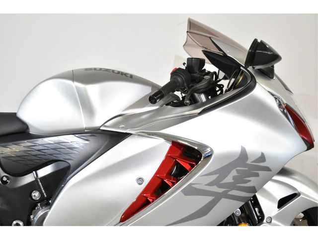 suzuki - gsx-r-1300-hayabusa