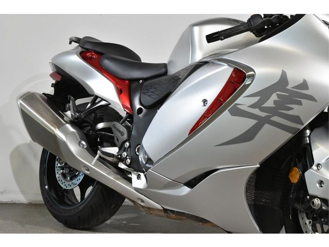 suzuki - gsx-r-1300-hayabusa