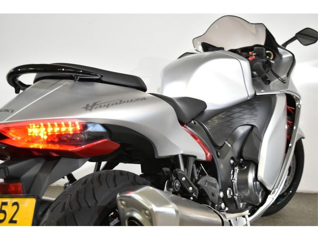 suzuki - gsx-r-1300-hayabusa