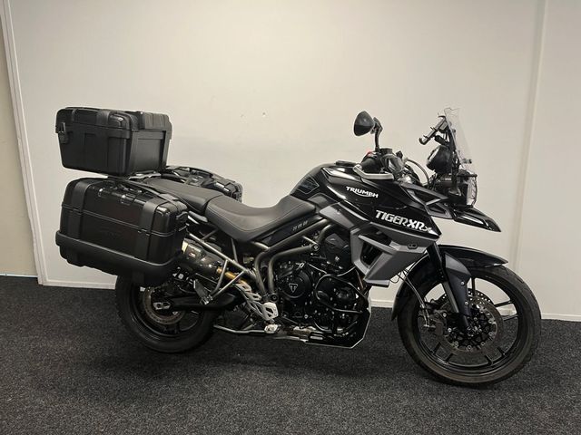 triumph - tiger-800-xrx