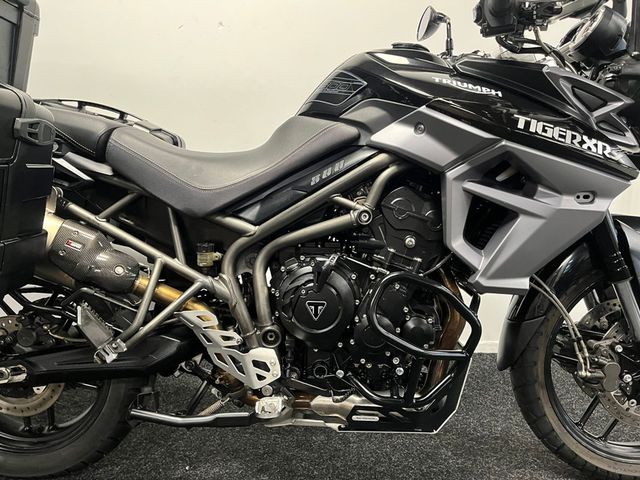 triumph - tiger-800-xrx