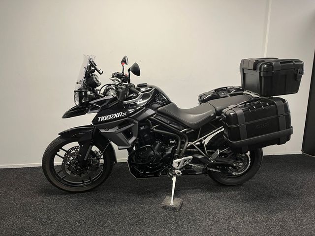 triumph - tiger-800-xrx