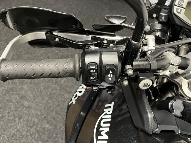 triumph - tiger-800-xrx