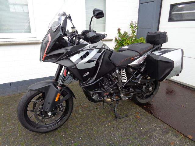 ktm - 1290-super-adventure-s