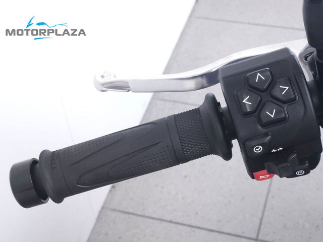 triumph - trident-660-triple-tribute-edition