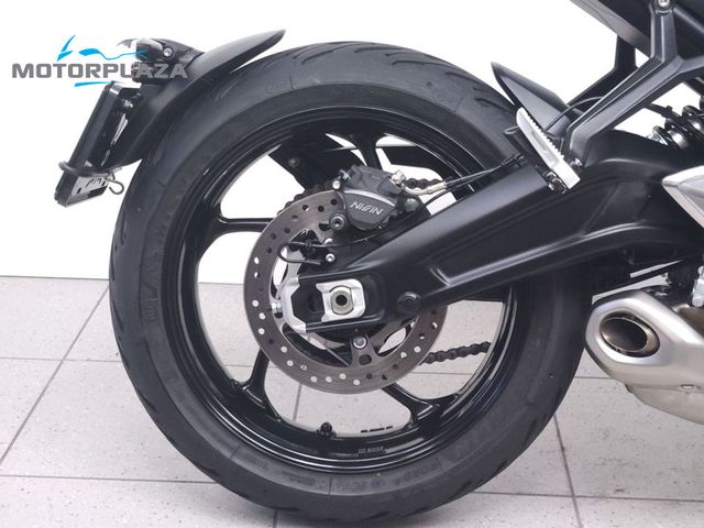 triumph - trident-660-triple-tribute-edition