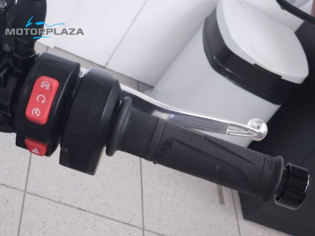 triumph - trident-660-triple-tribute-edition