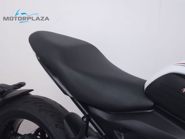 triumph - trident-660-triple-tribute-edition