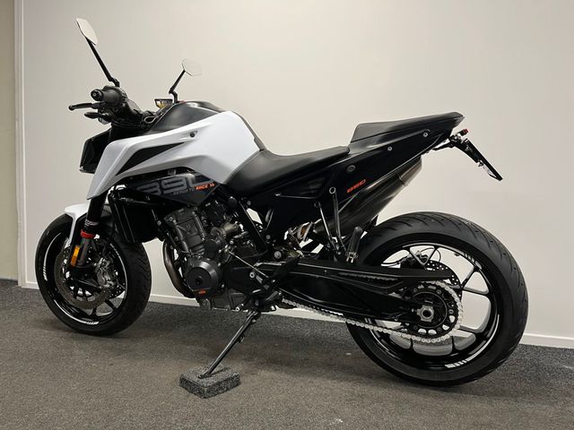 ktm - 890-duke