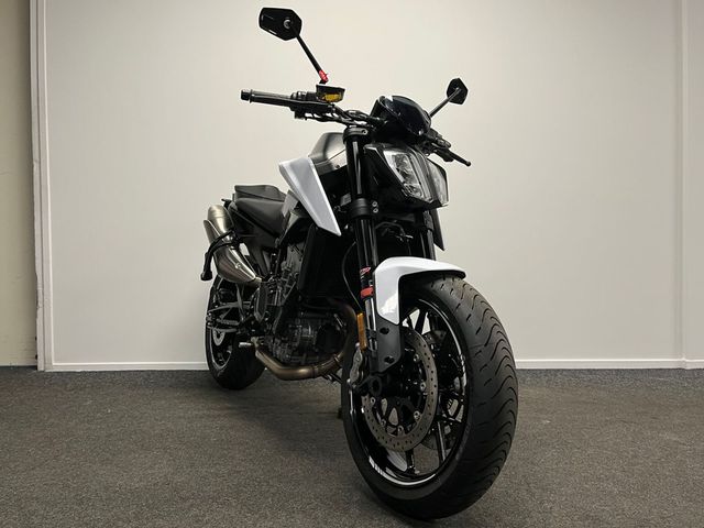 ktm - 890-duke