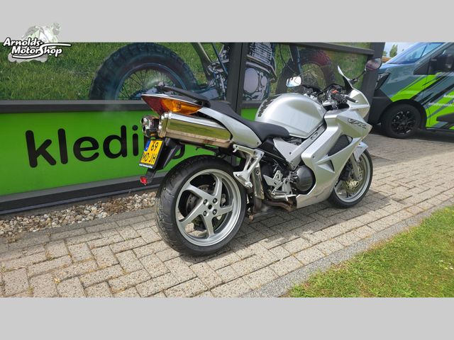 honda - vfr-800-fi-vtec