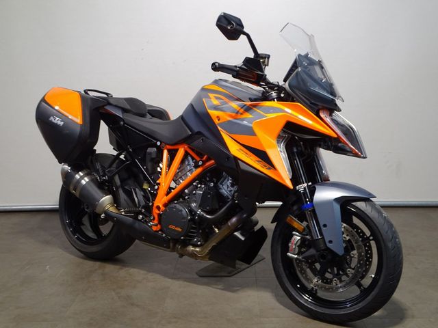 ktm - 1290-super-duke-gt