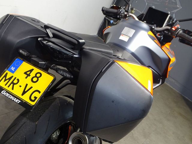 ktm - 1290-super-duke-gt