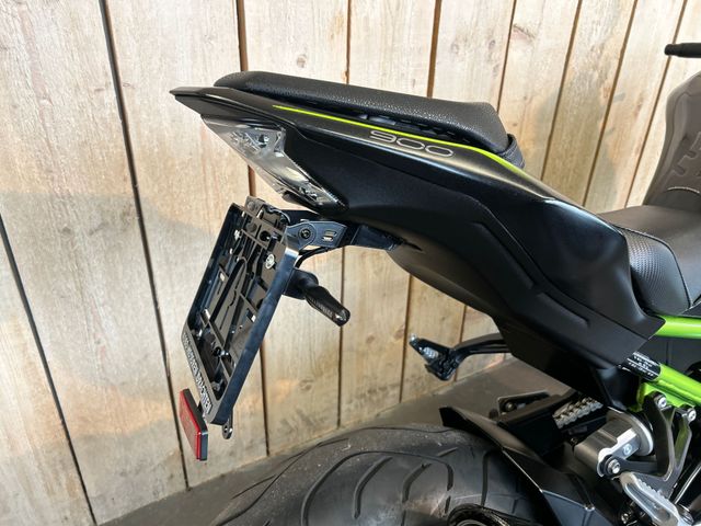 kawasaki - z900