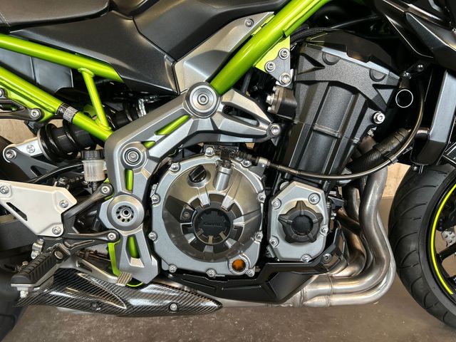 kawasaki - z900