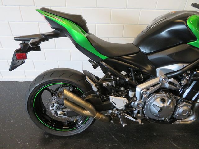 kawasaki - z900
