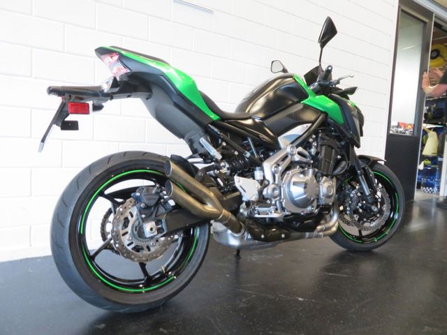 kawasaki - z900