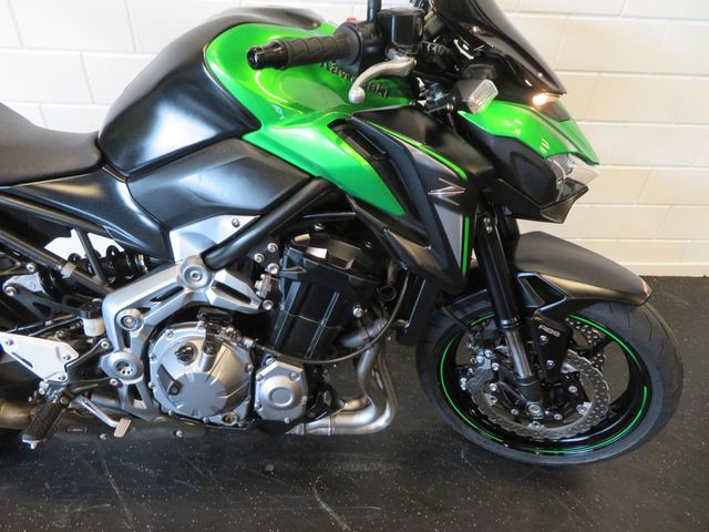 kawasaki - z900