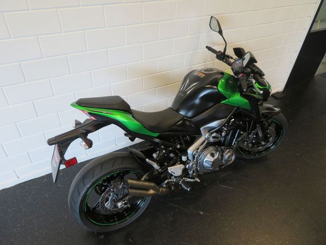kawasaki - z900