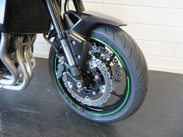 kawasaki - z900