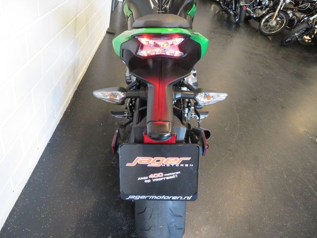 kawasaki - z900