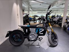 BMW CE 02