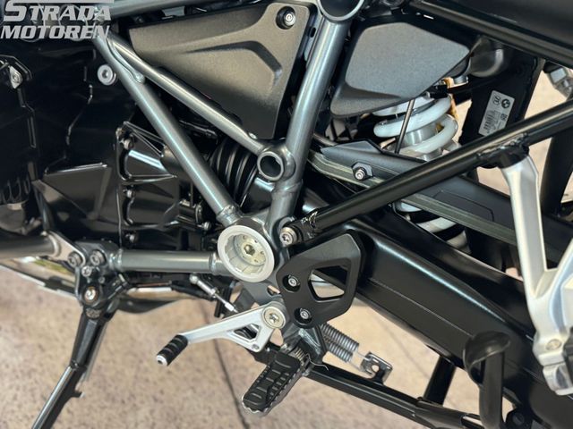 bmw - r-1250-gs-triple-black