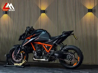 KTM 1390 SUPER DUKE R EVO – foto 4